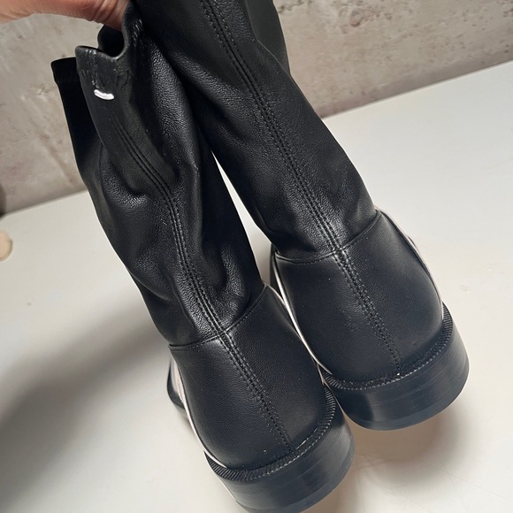 Taking offers! Maison Martin Margiela Black and White Tabi Boots main image 4